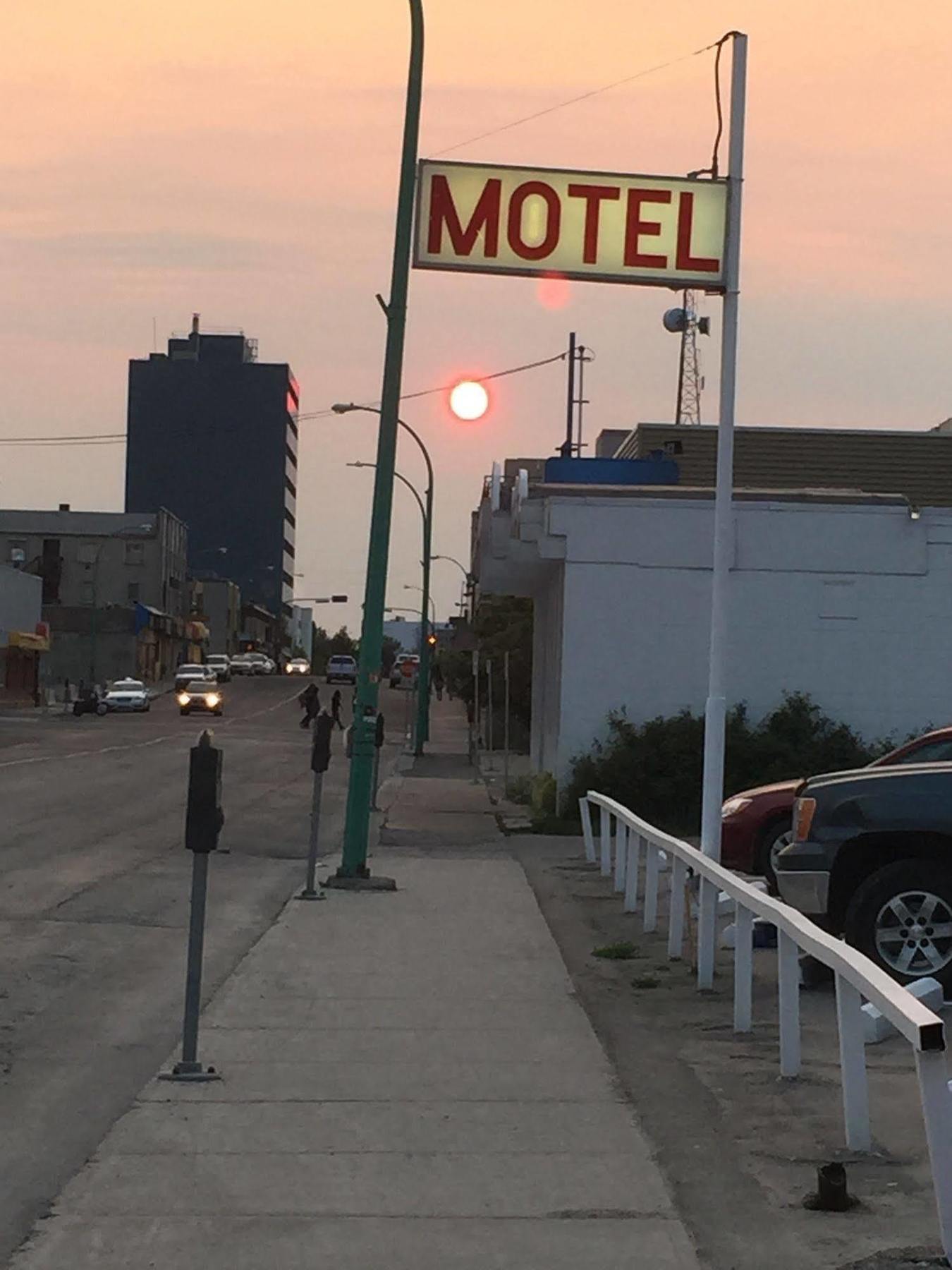 Northern Lites Motel Yellowknife Dış mekan fotoğraf